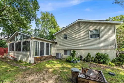 Exterior - 596 Eric Dr, Akron, OH 44305 photo 4 of 7