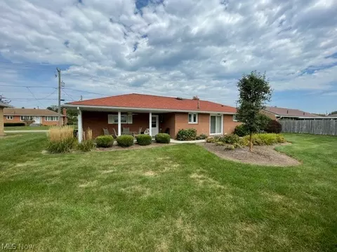 Exterior - 4514 8th St NW, Canton, OH 44708 photo 7 of 11