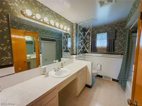 Bath - 4514 8th St NW, Canton, OH 44708 photo 1 of 1
