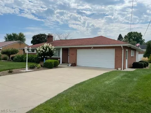 Exterior - 4514 8th St NW, Canton, OH 44708 photo 3 of 11