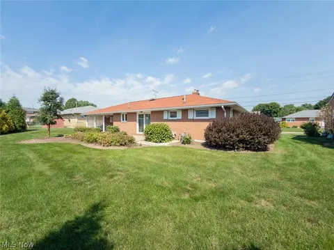 Exterior - 4514 8th St NW, Canton, OH 44708 photo 9 of 11
