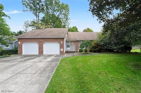 101 Golf Dr, Cortland, OH 44410