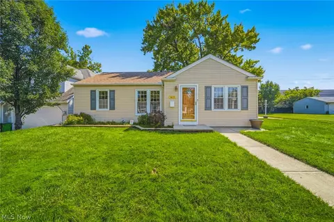 1411 Orchard Heights Dr, Mayfield Heights, OH 44124