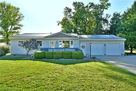 602 Cedar Dr, Cortland, OH 44410