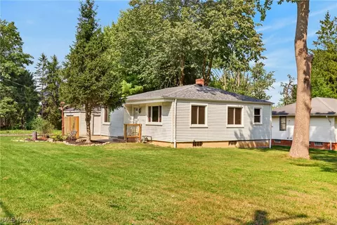 11828 Albion Rd, North Royalton, OH 44133