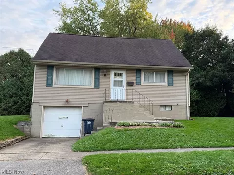 2424 Cooledge Ave, Akron, OH 44305