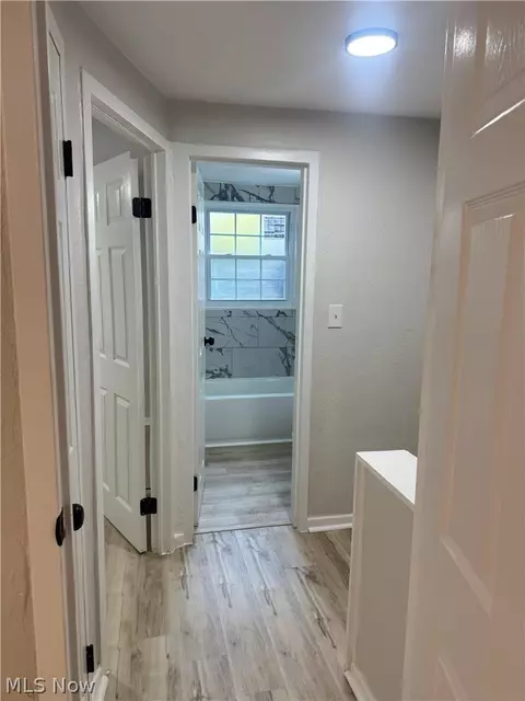 Entry Way - 442 Clearview Dr #A9, Euclid, OH 44123 photo 3 of 4