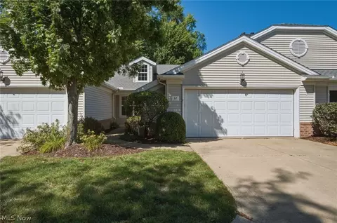 37 Community Dr, Avon Lake, OH 44012