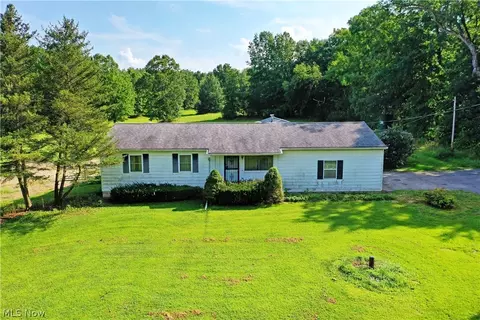 17285 Mock Rd, Berlin Center, OH 44401