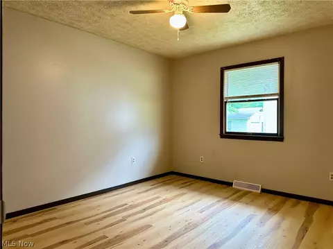 Bedroom - 4823 Dunsmore Ave, Ashtabula, OH 44004 photo 2 of 2