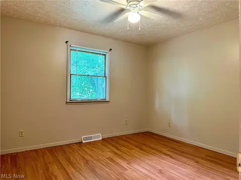 Bedroom - 4823 Dunsmore Ave, Ashtabula, OH 44004 photo 1 of 2
