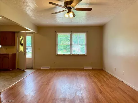 Living - 4823 Dunsmore Ave, Ashtabula, OH 44004 photo 2 of 3