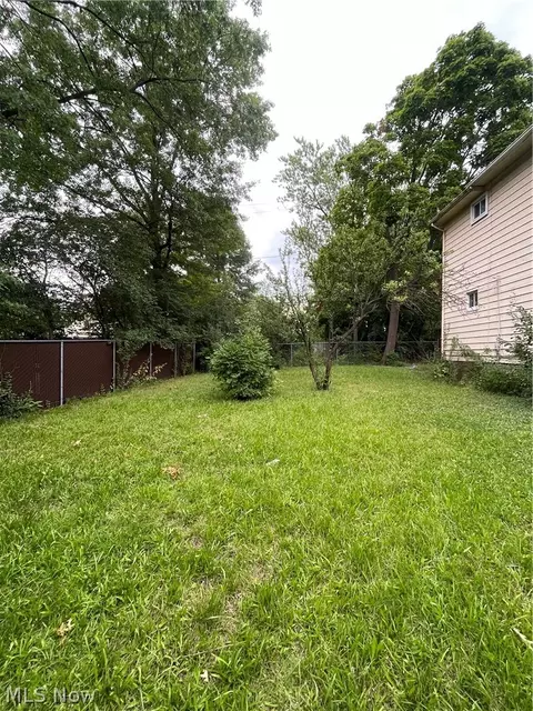 Sutton Place, Shaker Heights, OH 44120