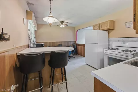 Kitchen - 2425 Regentview St NE, Canton, OH 44705 photo 3 of 4