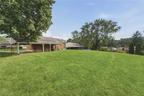 Exterior - 2425 Regentview St NE, Canton, OH 44705 photo 2 of 10