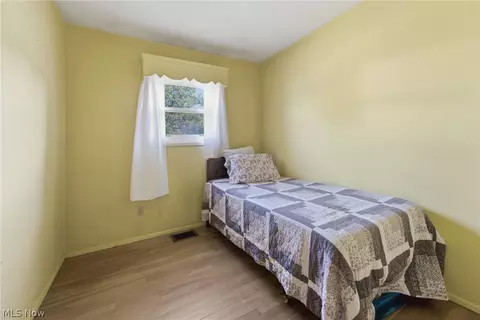 Bedroom - 2425 Regentview St NE, Canton, OH 44705 photo 2 of 6