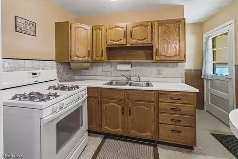 Kitchen - 2425 Regentview St NE, Canton, OH 44705 photo 1 of 4