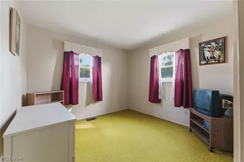 Bedroom - 2425 Regentview St NE, Canton, OH 44705 photo 4 of 6