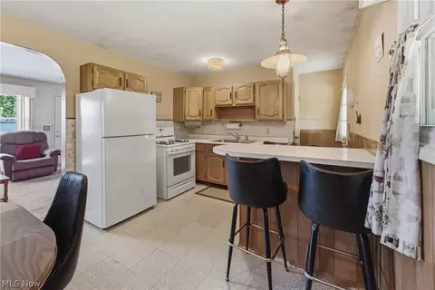 Kitchen - 2425 Regentview St NE, Canton, OH 44705 photo 4 of 4