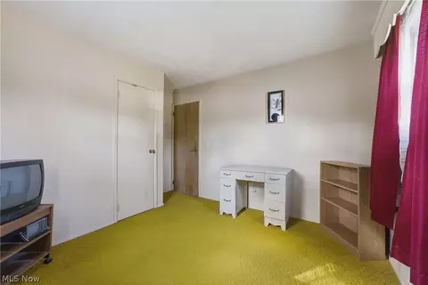 Bedroom - 2425 Regentview St NE, Canton, OH 44705 photo 3 of 6