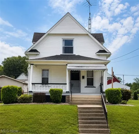 287 W North Ave, East Palestine, OH 44413