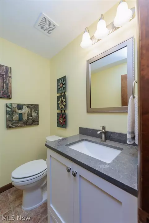 Bath - 316 Crestview Dr, Elyria, OH 44035 photo 1 of 2