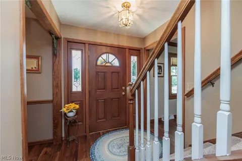 Entry Way - 316 Crestview Dr, Elyria, OH 44035 photo 1 of 6