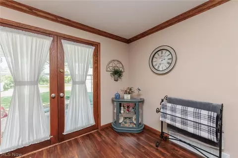 Entry Way - 316 Crestview Dr, Elyria, OH 44035 photo 6 of 6