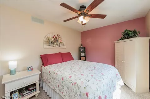 Bedroom - 316 Crestview Dr, Elyria, OH 44035 photo 4 of 6