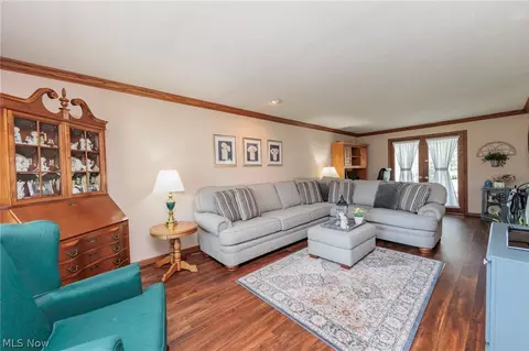 Living - 316 Crestview Dr, Elyria, OH 44035 photo 1 of 3