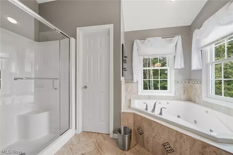 Bath - 120 Pinehurst Dr, Aurora, OH 44202 photo 3 of 6