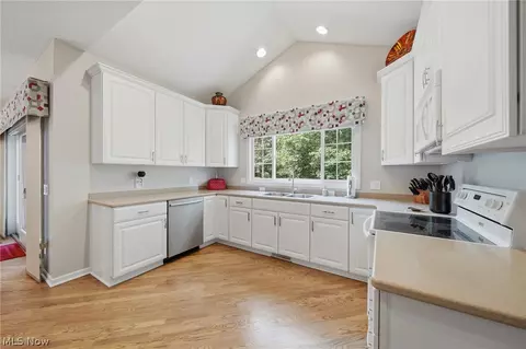 Kitchen - 120 Pinehurst Dr, Aurora, OH 44202 photo 2 of 2