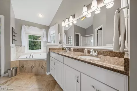 Bath - 120 Pinehurst Dr, Aurora, OH 44202 photo 2 of 6