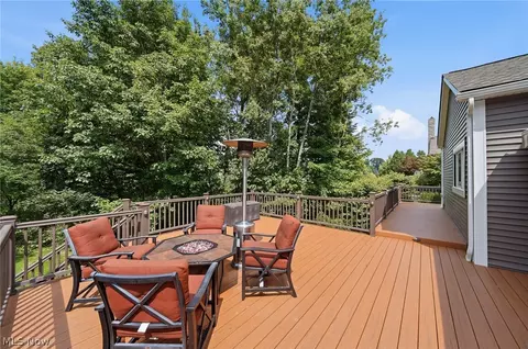 Exterior - 120 Pinehurst Dr, Aurora, OH 44202 photo 7 of 9