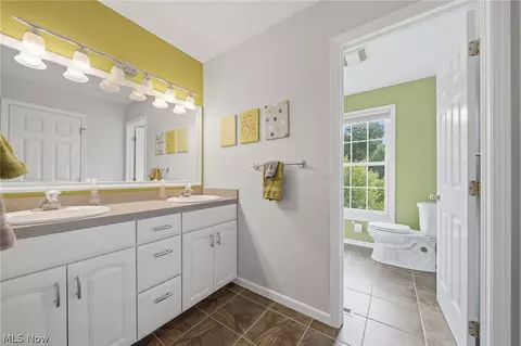 Bath - 120 Pinehurst Dr, Aurora, OH 44202 photo 4 of 6