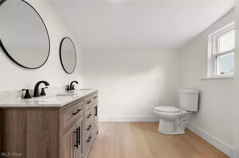 Bath - 4597 Elyria Ave, Lorain, OH 44055 photo 2 of 4