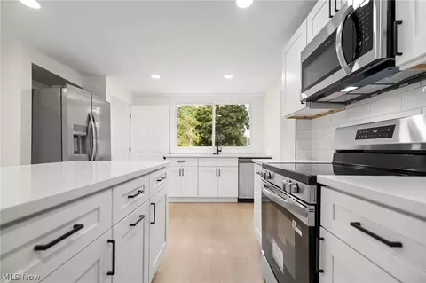 Kitchen - 4597 Elyria Ave, Lorain, OH 44055 photo 2 of 3