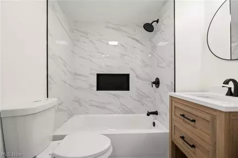 Bath - 4597 Elyria Ave, Lorain, OH 44055 photo 1 of 4