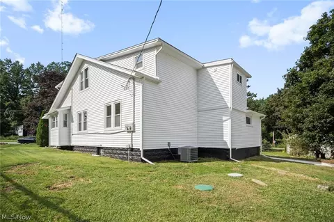 Exterior - 4597 Elyria Ave, Lorain, OH 44055 photo 2 of 3