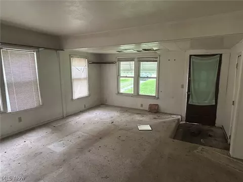 Living - 11038 White Ave, Elyria, OH 44035 photo 2 of 2