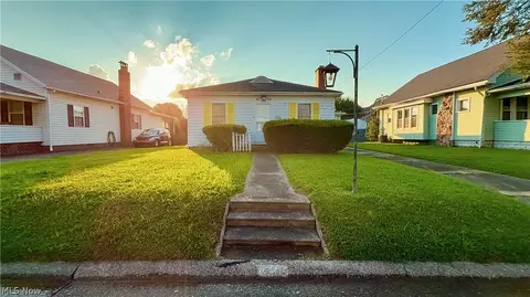 3305 3rd Ave, Vienna, WV 26105