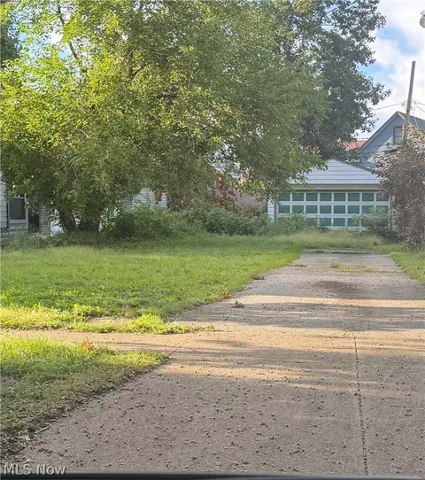 7414 Herman Ave, Cleveland, OH 44102