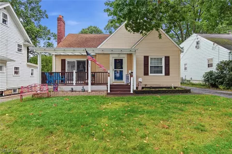 1933 9th St, Cuyahoga Falls, OH 44221