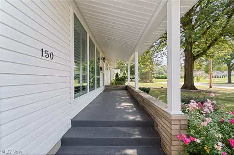 150 Longview Dr, Wadsworth, OH 44281 photo 3