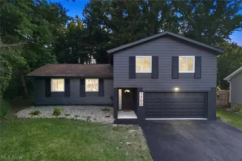 1700 Karg Dr, Akron, OH 44313