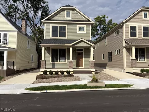 1881 Woodlawn Ave, Cleveland, OH 44112