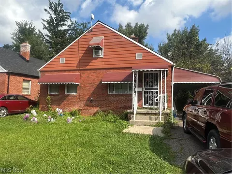17015 Palda Dr, Cleveland, OH 44128