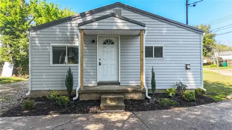 2111 Stella Ct # A, Parkersburg, WV 26104