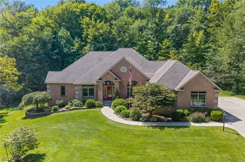5052 Fox Haven Dr, Medina, OH 44256