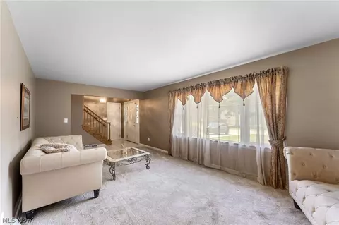 Living - 178 Shorehaven Dr, Boardman, OH 44512 photo 1 of 3